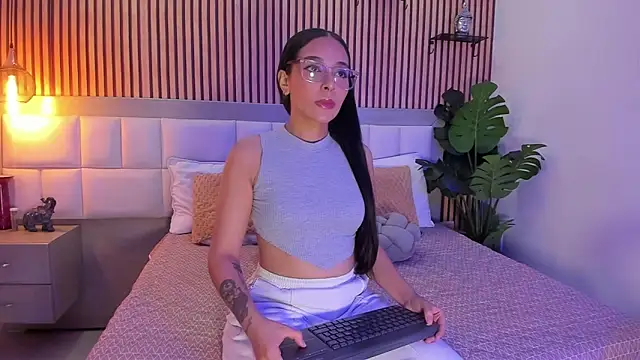 Snapshot of Roseaurora chatting on October 30, 2025, 12:36 pm Roseaurora online show from October 30, 2025, 12:36 pm