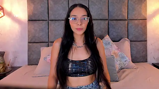 Snapshot of Roseaurora chatting on June 3, 2026, 10:38 am Roseaurora online show from June 3, 2026, 10:38 am