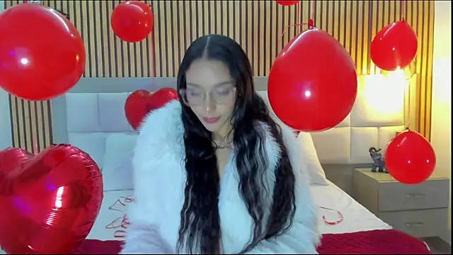 Roseaurora online show from February 14, 2026, 11:54 am