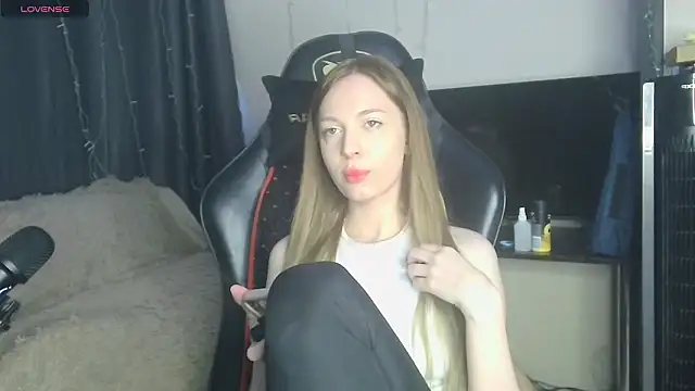 BabbbyFoxxx online show from March 11, 2026, 5:45 am