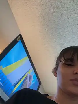 Prettygirl6070 online show from September 16, 2025, 5:58 pm