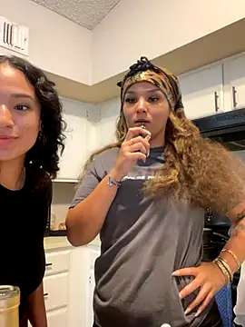 Prettygirl6070 online show from September 11, 2025, 8:42 pm