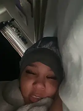 Prettygirl6070 online show from October 20, 2025, 3:34 pm