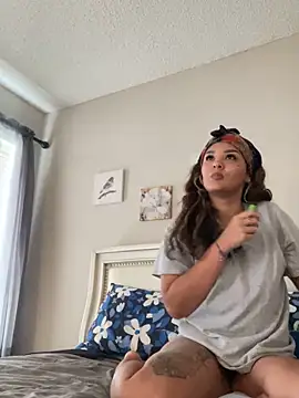 Prettygirl6070 online show from September 8, 2025, 4:17 pm