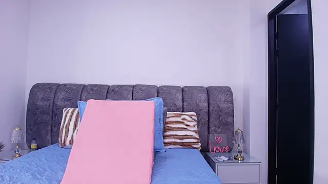 Snapshot of sweegirl69 chatting on November 19, 2025, 11:54 am sweegirl69 online show from November 19, 2025, 11:54 am