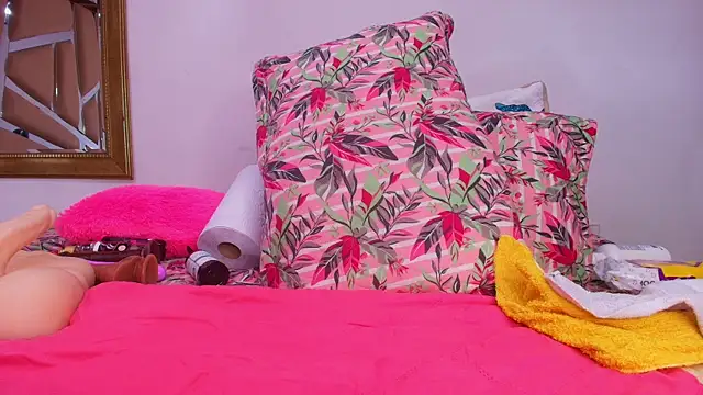 Snapshot of sweegirl69 chatting on September 9, 2025, 12:03 pm sweegirl69 online show from September 9, 2025, 12:03 pm