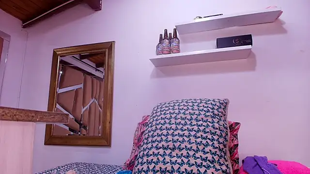 Snapshot of sweegirl69 chatting on October 6, 2025, 11:55 am sweegirl69 online show from October 6, 2025, 11:55 am