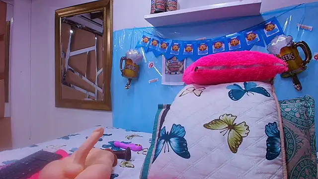 Snapshot of sweegirl69 chatting on September 25, 2025, 12:00 pm sweegirl69 online show from September 25, 2025, 12:00 pm