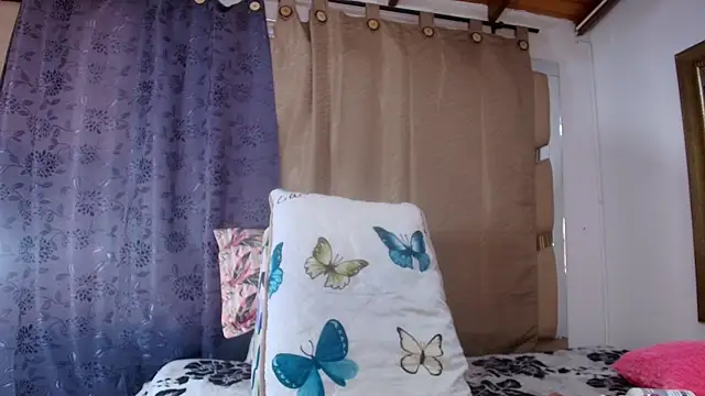 Snapshot of sweegirl69 chatting on October 12, 2025, 12:06 pm sweegirl69 online show from October 12, 2025, 12:06 pm