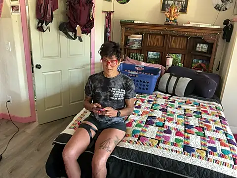 Snapshot of kinkycanner chatting on June 15, 2026, 8:19 pm kinkycanner online show from June 15, 2026, 8:19 pm