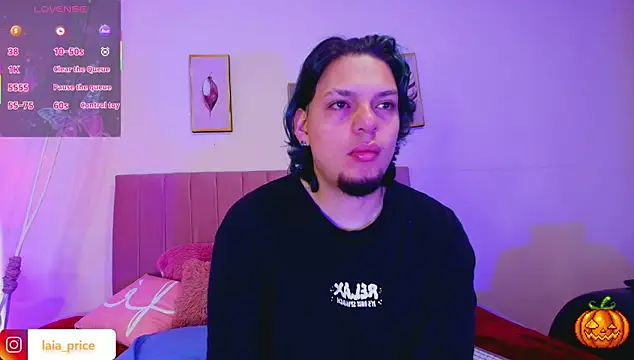 Snapshot of Laia_and_Damian chatting on October 22, 2025, 12:04 pm Laia and Damian online show from October 22, 2025, 12:04 pm