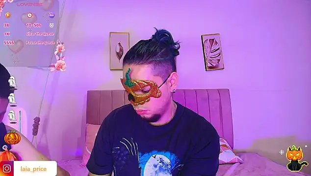 Snapshot of Laia_and_Damian chatting on October 31, 2025, 12:24 pm Laia and Damian online show from October 31, 2025, 12:24 pm