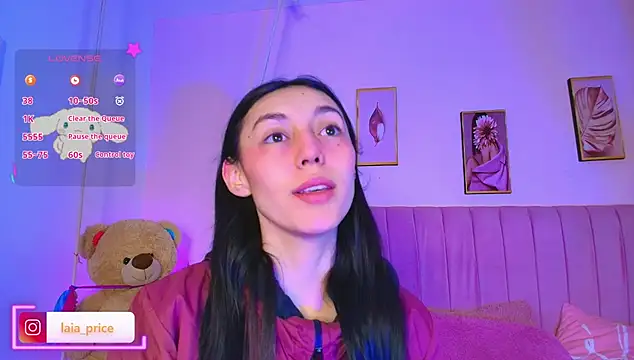 Snapshot of Laia_and_Damian chatting on December 2, 2025, 12:18 pm Laia and Damian online show from December 2, 2025, 12:18 pm