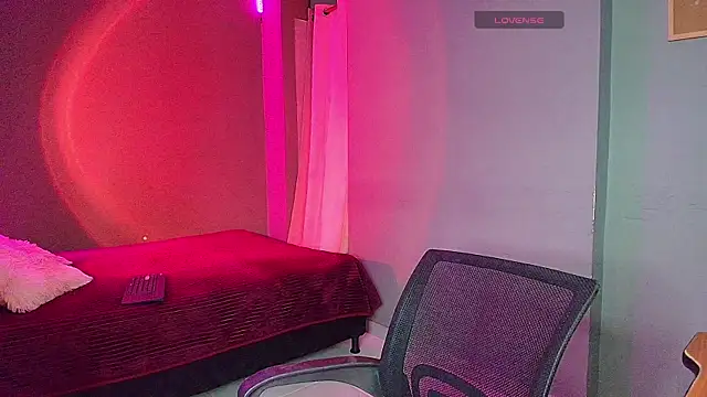 Snapshot of sophiejuicy_ chatting on October 10, 2025, 6:36 am sophiejuicy  online show from October 10, 2025, 6:36 am