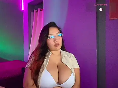 Snapshot of sophiejuicy_ chatting on October 11, 2025, 9:05 pm sophiejuicy  online show from October 11, 2025, 9:05 pm