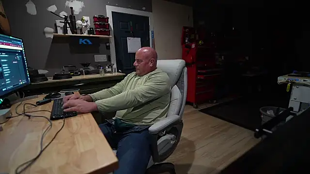 Snapshot of Soundfreak chatting on October 13, 2025, 4:14 am Soundfreak online show from October 13, 2025, 4:14 am