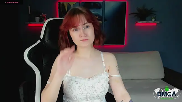 Snapshot of Roxy_foxi chatting on September 21, 2025, 1:11 am Roxy foxi online show from September 21, 2025, 1:11 am