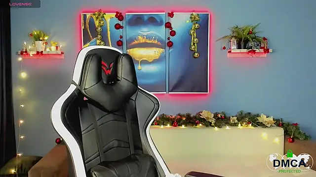 Snapshot of Roxy_foxi chatting on December 5, 2025, 1:05 am Roxy foxi online show from December 5, 2025, 1:05 am