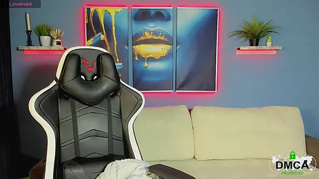 Snapshot of Roxy_foxi chatting on November 27, 2025, 1:06 am Roxy foxi online show from November 27, 2025, 1:06 am