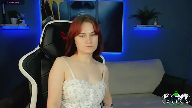 Snapshot of Roxy_foxi chatting on October 4, 2025, 1:18 am Roxy foxi online show from October 4, 2025, 1:18 am