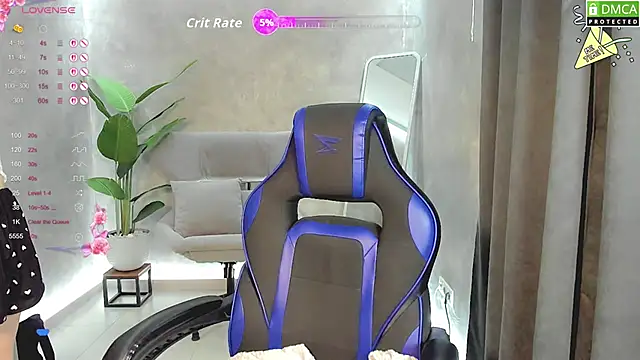 Snapshot of Roxy_foxi chatting on September 17, 2025, 8:05 am Roxy foxi online show from September 17, 2025, 8:05 am