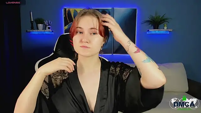 Snapshot of Roxy_foxi chatting on November 17, 2025, 1:09 am Roxy foxi online show from November 17, 2025, 1:09 am