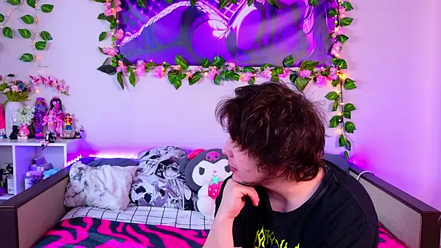 Night angell69 online show from April 5, 2026, 8:10 am