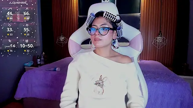 AlanaWalker9 online show from November 28, 2025, 3:56 pm