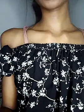 BunnyBloom25 online show from September 11, 2025, 5:35 pm