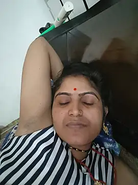 Snapshot of LUCKY_cut chatting on May 18, 2026, 4:40 am LUCKY cut online show from May 18, 2026, 4:40 am