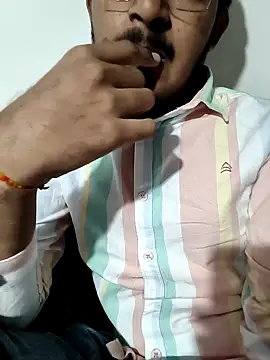 RotundHeadway online show from November 15, 2025, 1:26 pm