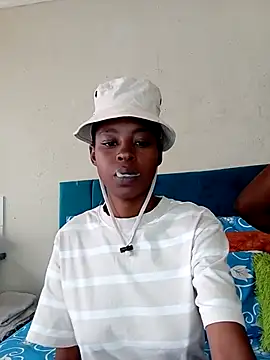 SweetSlenderChoc online show from May 14, 2026, 1:30 pm