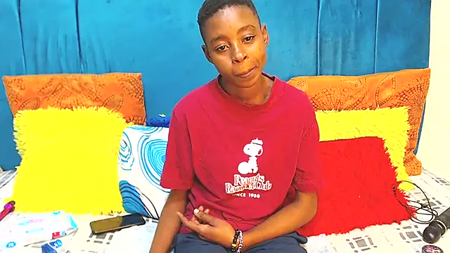 Snapshot of SweetSlenderChoc chatting on July 10, 2026, 10:10 pm SweetSlenderChoc online show from July 10, 2026, 10:10 pm