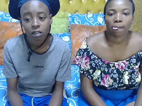 Snapshot of SweetSlenderChoc chatting on February 15, 2026, 7:35 pm SweetSlenderChoc online show from February 15, 2026, 7:35 pm