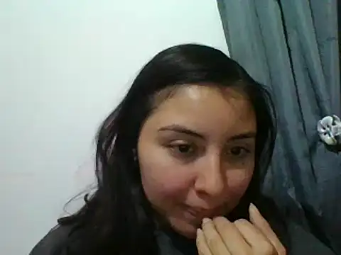 Snapshot of _Romilly_ chatting on November 23, 2025, 3:05 am Romilly online show from November 23, 2025, 3:05 am