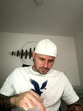 Snapshot of joshmahe chatting on September 8, 2025, 9:25 pm joshmahe online show from September 8, 2025, 9:25 pm