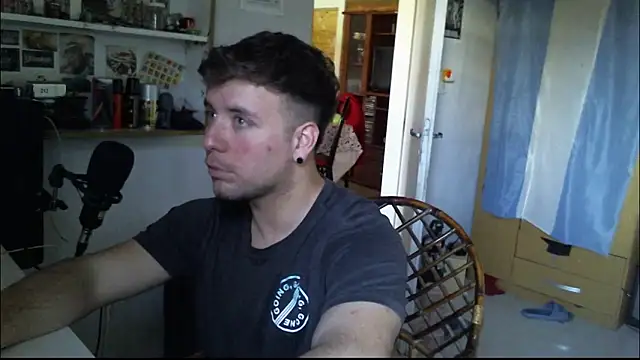 Snapshot of ferrari1996 chatting on September 9, 2025, 6:06 pm ferrari1996 online show from September 9, 2025, 6:06 pm