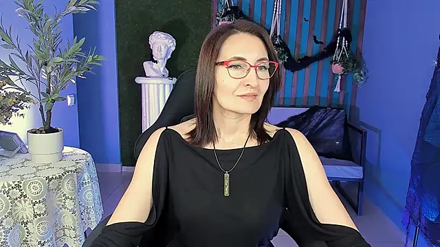 Snapshot of UnaTerra chatting on October 23, 2025, 5:17 am UnaTerra online show from October 23, 2025, 5:17 am