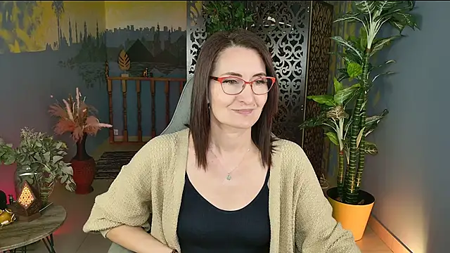 Snapshot of UnaTerra chatting on November 4, 2025, 9:13 am UnaTerra online show from November 4, 2025, 9:13 am