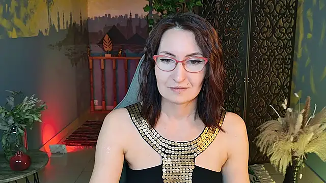 Snapshot of UnaTerra chatting on September 20, 2025, 5:56 am UnaTerra online show from September 20, 2025, 5:56 am