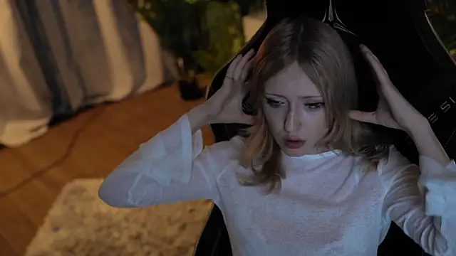 Snapshot of rosy_petal chatting on September 16, 2025, 2:01 am rosy petal online show from September 16, 2025, 2:01 am