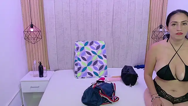 Snapshot of Kity_spiderr chatting on October 28, 2025, 12:48 pm Kity spiderr online show from October 28, 2025, 12:48 pm