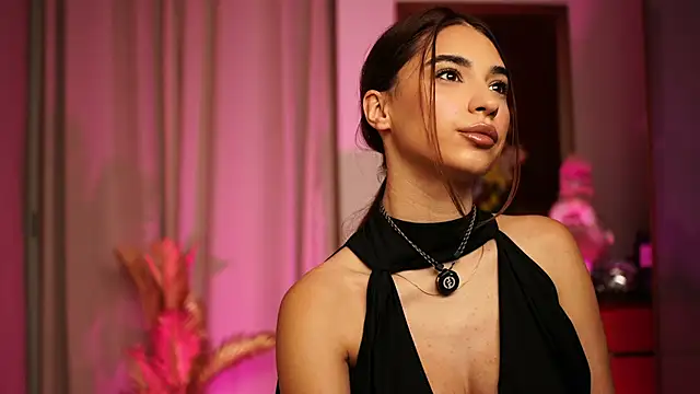 Snapshot of ItalianGirl chatting on January 11, 2026, 9:44 pm ItalianGirl online show from January 11, 2026, 9:44 pm