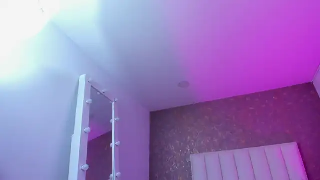 KaylieBrooks online show from December 1, 2025, 7:04 pm