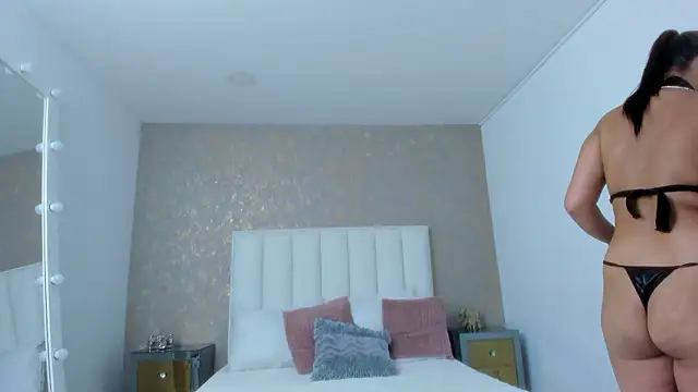 KaylieBrooks online show from November 25, 2025, 7:25 pm