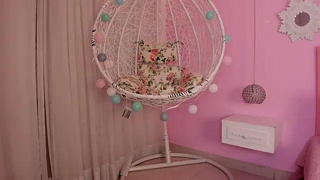 CannelaSmith online show from September 19, 2025, 7:18 pm