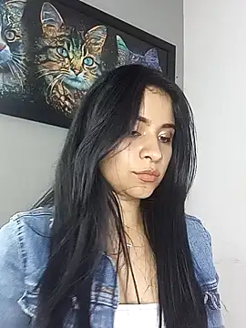 Snapshot of ValerieLove_ chatting on October 23, 2025, 8:07 pm ValerieLove online show from October 23, 2025, 8:07 pm