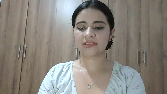 Snapshot of ValerieLove_ chatting on November 12, 2025, 8:01 pm ValerieLove online show from November 12, 2025, 8:01 pm