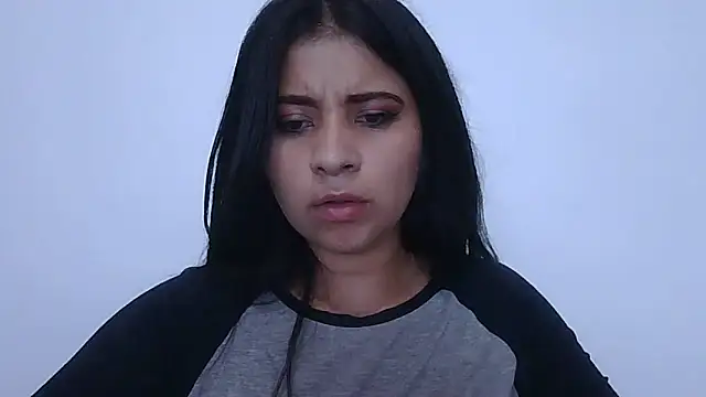 Snapshot of ValerieLove_ chatting on November 9, 2025, 8:02 pm ValerieLove online show from November 9, 2025, 8:02 pm