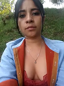 Snapshot of ValerieLove_ chatting on November 17, 2025, 6:01 pm ValerieLove online show from November 17, 2025, 6:01 pm